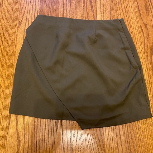 Tobi Forest Green Asymmetrical Layered Wrap Stretchy Tulip Skirt - Picture 6 of 13